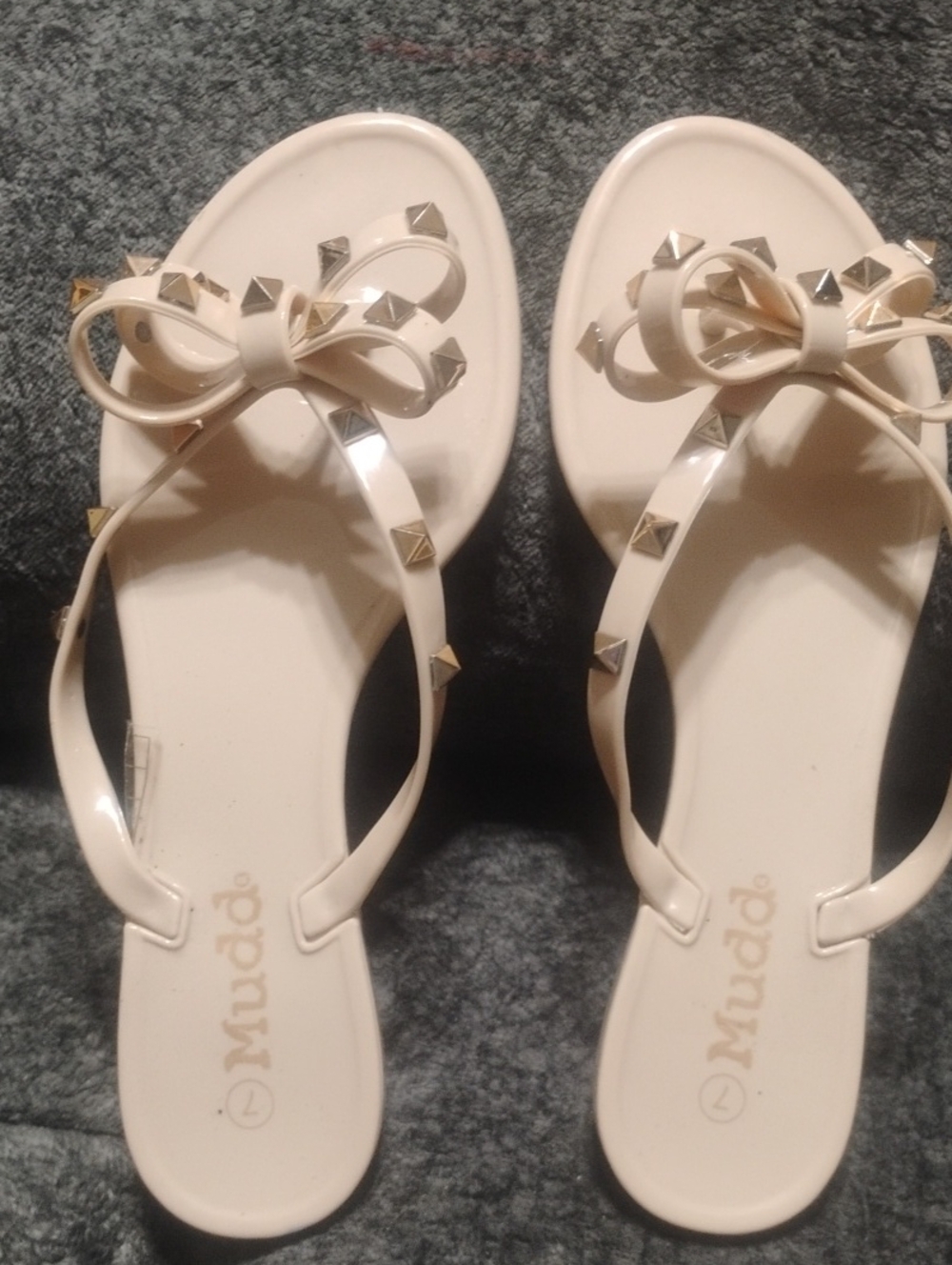 Mudd Ivory Bow Thong Sandals with Gold Pyramid Studs